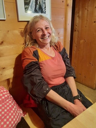 Venedigertour   Nicole in der Huette   Kopie